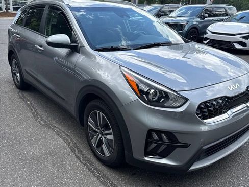 Used 2022 Kia Niro LXS FWD image 1