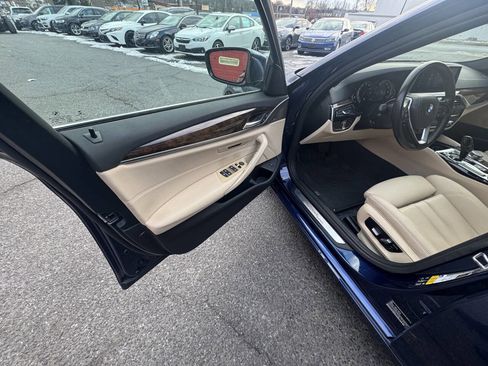 Used 2019 BMW 530i xDrive image 29