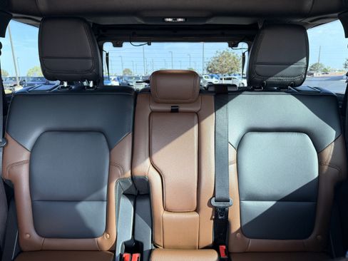 Used 2024 Ford Bronco Outer Banks AWD/4WD image 18
