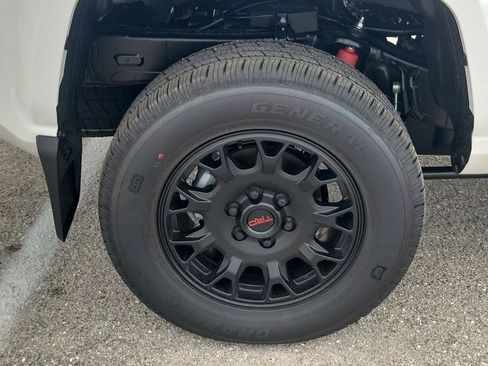 New 2025 Toyota Tacoma SR5 image 19