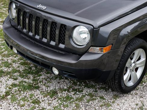 Used 2016 Jeep Patriot Latitude AWD/4WD image 23