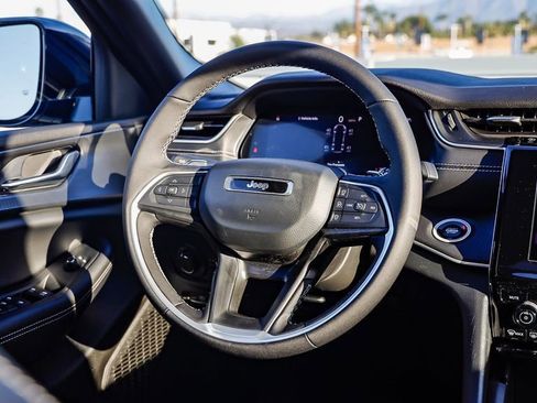 New 2025 Jeep Grand Cherokee L Altitude image 16