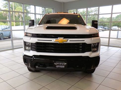 Used 2024 Chevrolet Silverado 2500 Custom w/ Custom Convenience Package AWD/4WD image 2