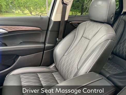 Used 2022 Buick Envision Avenir w/ Technology Package II FWD image 17