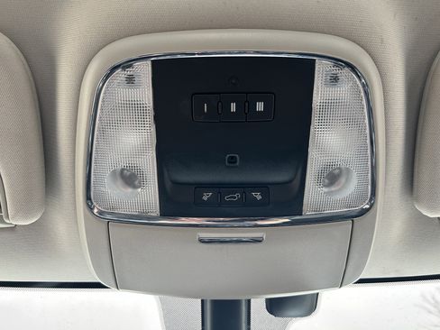 Used 2018 Dodge Durango GT image 33