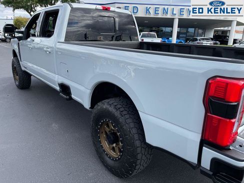 Used 2025 Ford F350 Platinum image 40