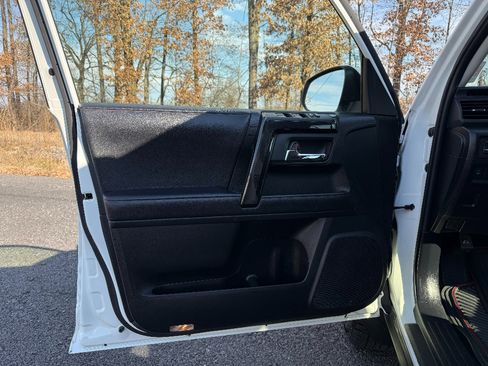 Used 2021 Toyota 4Runner TRD Off-Road Premium image 23