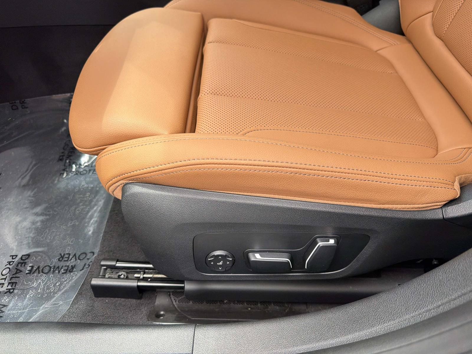 Used 2025 BMW M440i RWD image 16