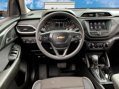 Used 2022 Chevrolet TrailBlazer LT w/ Confidence II Package image 5