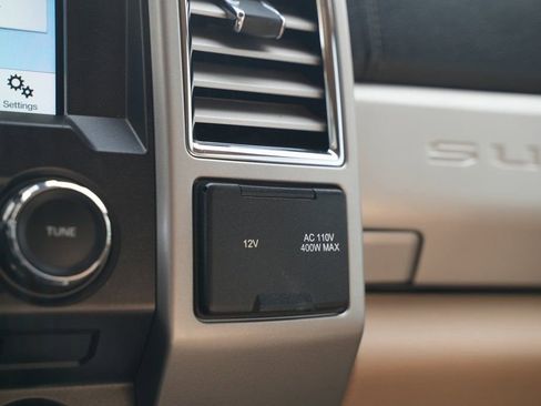 Used 2017 Ford F250 Lariat w/ Lariat Ultimate Package image 39