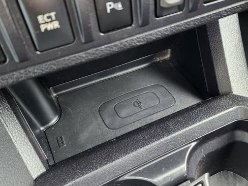 Used 2016 Toyota Tacoma TRD Off-Road w/ Premium & Technology Package image 12