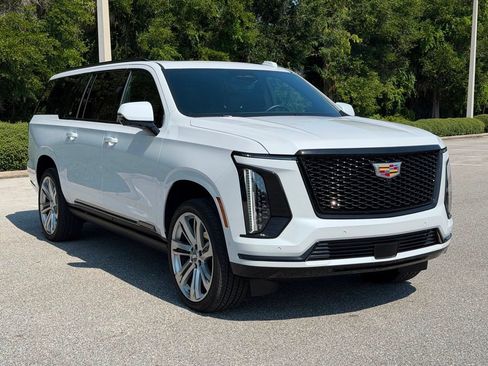 Used 2026 Cadillac Escalade ESV Sport w/ Touring Package AWD/4WD image 7