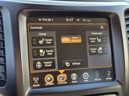 Used 2016 Jeep Cherokee Trailhawk w/ Leather Interior Group AWD/4WD image 20