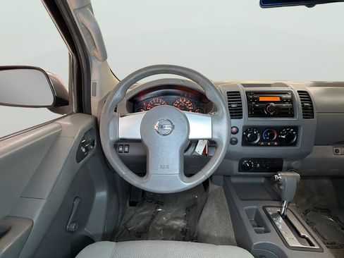 Used 2013 Nissan Frontier S image 16