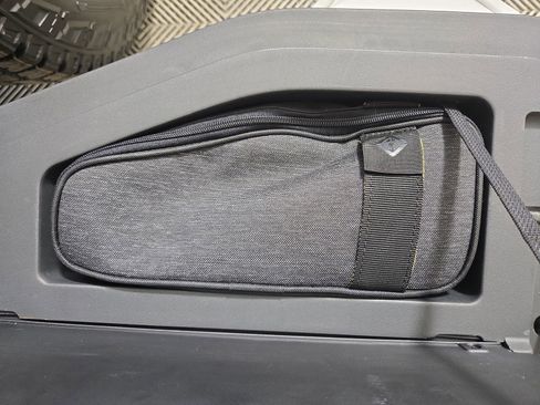 Used 2023 Rivian R1T Adventure image 32