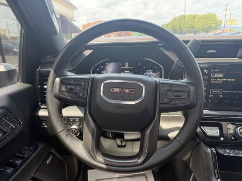 Used 2024 GMC Sierra 2500 AT4 w/ AT4 Premium Plus Package AWD/4WD image 18