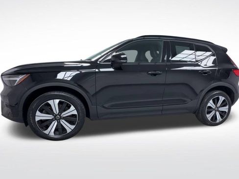 Used 2023 Volvo XC40 Recharge Plus AWD/4WD image 4