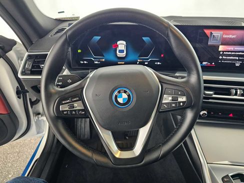 Used 2023 BMW i4 eDrive40 RWD image 22
