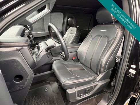 Used 2023 Ford Expedition Max Platinum AWD/4WD image 3