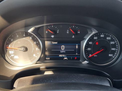 Used 2024 GMC Terrain SLE image 17