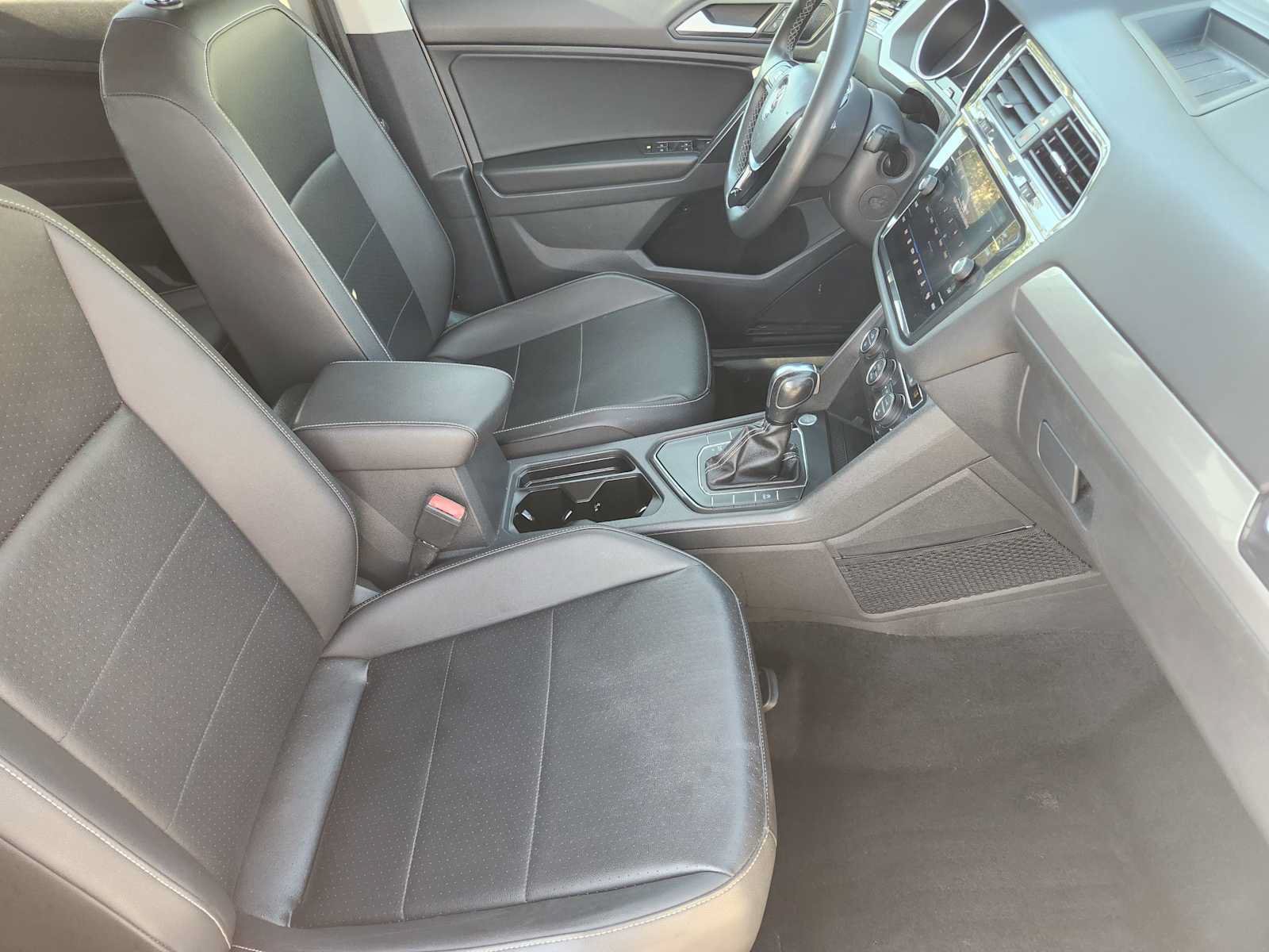 Used 2021 Volkswagen Tiguan SE FWD image 13