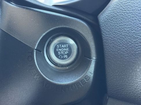 Used 2023 Jeep Renegade Latitude image 26