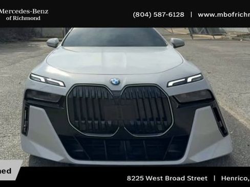 Used 2025 BMW 760i xDrive w/ Premium Package image 5