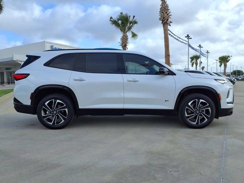 Used 2025 Buick Enclave Sport Touring w/ Power Package FWD image 8
