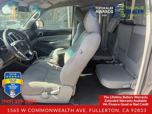 Used 2015 Toyota Tacoma PreRunner w/ TRD Sport Package RWD image 15
