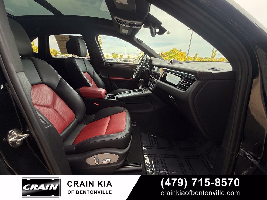 Used 2021 Porsche Macan AWD/4WD image 31