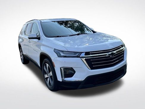 Used 2023 Chevrolet Traverse LT w/ LT Premium Package AWD/4WD image 8