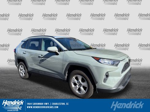 Used 2021 Toyota RAV4 XLE image 1