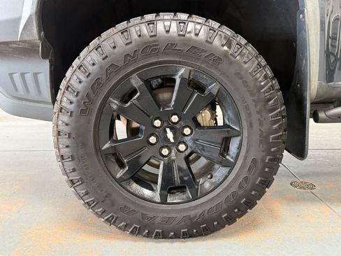 Used 2019 Chevrolet Colorado ZR2 w/ ZR2 Dusk Special Edition AWD/4WD image 8