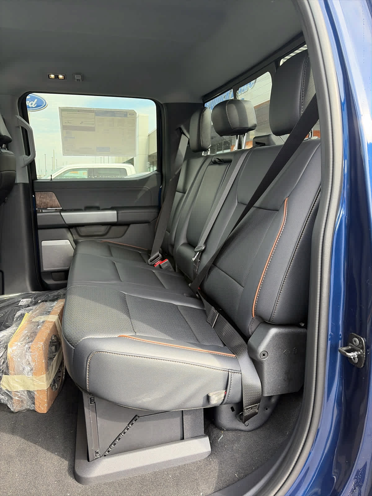 New 2027 Ford F350 Lariat w/ Lariat Ultimate Package AWD/4WD image 27
