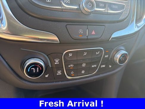 Used 2023 Chevrolet Equinox LT image 7