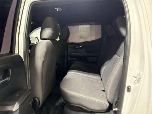 Used 2017 Toyota Tacoma TRD Sport image 22