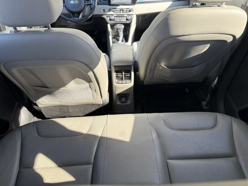 Used 2017 Kia Niro Touring w/ Advanced Technology Package image 23