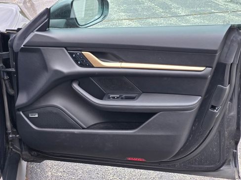 Used 2025 Porsche Taycan 4S image 34