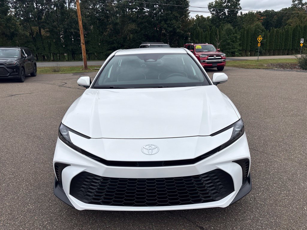 Used 2026 Toyota Camry SE FWD image 9