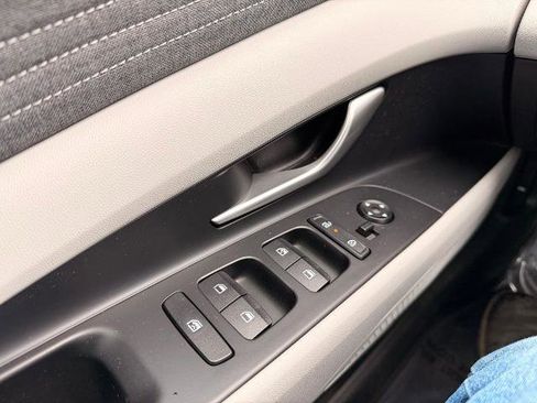 New 2025 Hyundai Elantra Limited FWD image 23