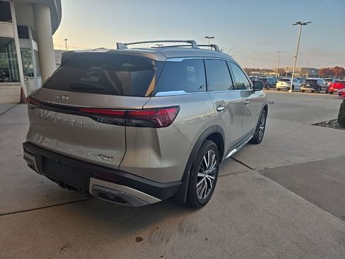 Used 2025 INFINITI QX60 Sensory w/ Vision Package image 3