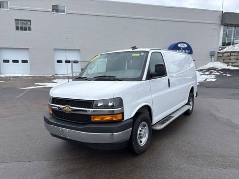 Used 2024 Chevrolet Express 2500 w/ Driver Convenience Package image 7