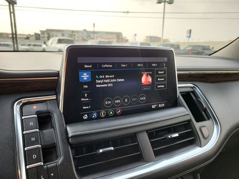 Used 2021 Chevrolet Tahoe Premier w/ Premium Package image 13