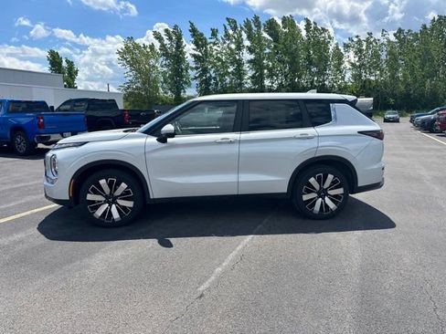 Used 2025 Mitsubishi Outlander SE AWD/4WD image 7