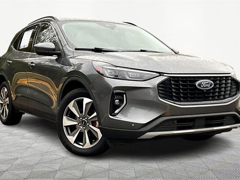 Used 2023 Ford Escape Platinum image 12