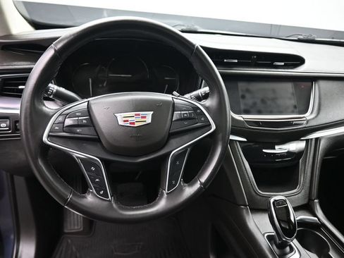 Used 2018 Cadillac XT5 Luxury w/ Driver Awareness Package FWD image 16