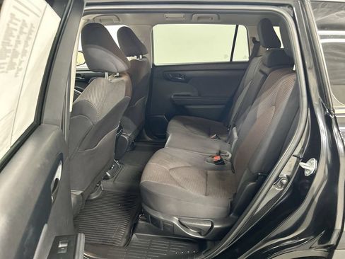 Used 2023 Toyota Highlander L AWD/4WD image 19