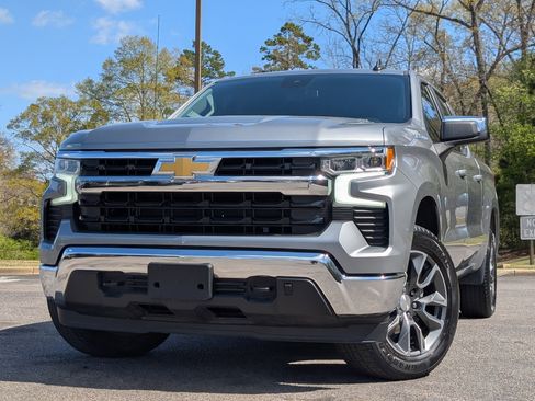 Used 2023 Chevrolet Silverado 1500 LT w/ Convenience Package II image 4