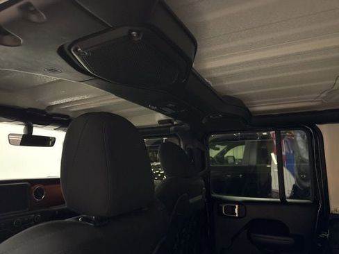 Used 2018 Jeep Wrangler Unlimited Rubicon image 39