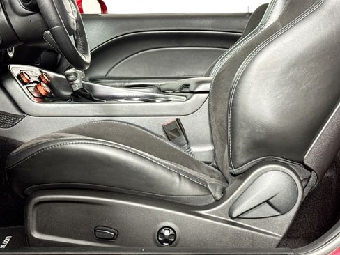 Used 2016 Dodge Challenger R/T Scat Pack w/ Leather Interior Group image 21